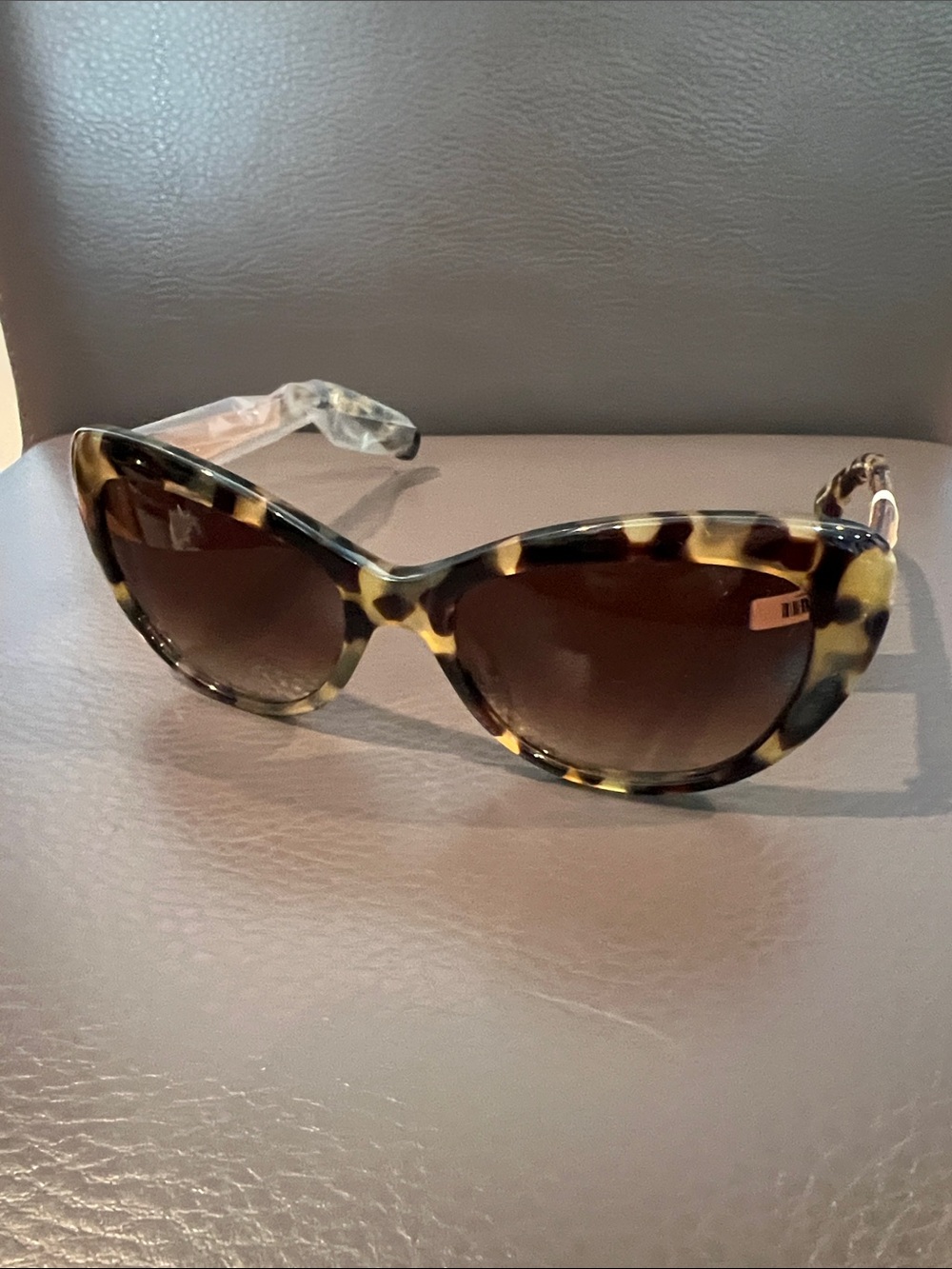 Bobbi Brown the anna sunglasses tortoise